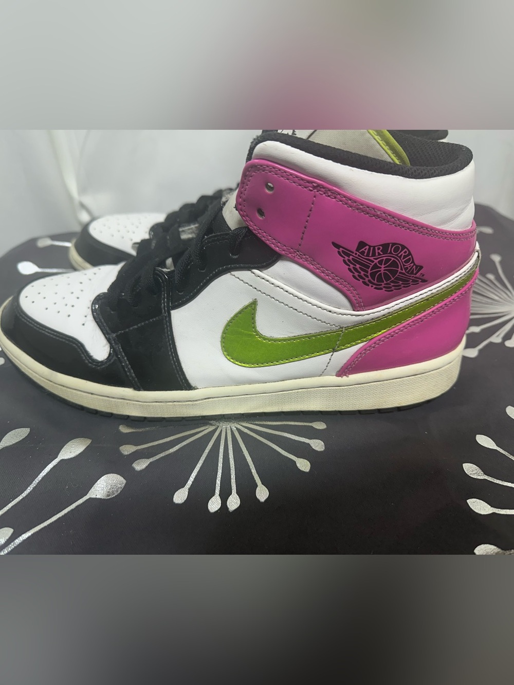 Nike Air Jordan 1 Mid SE 'Cyber Active Fuchsia size 11